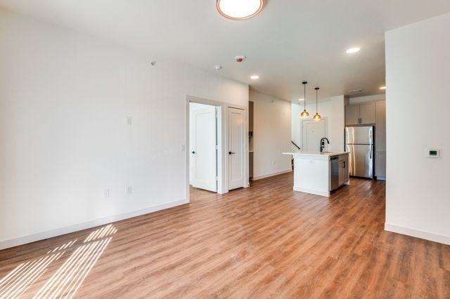627 N Lancaster Avenue 307, Dallas, TX 75203