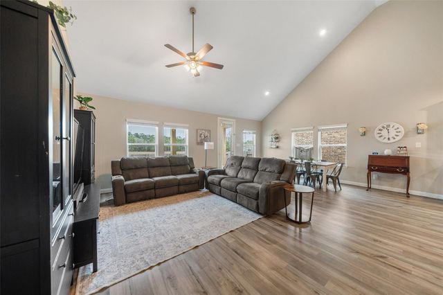 2157 Woodland Pine Drive, Conroe, TX 77384