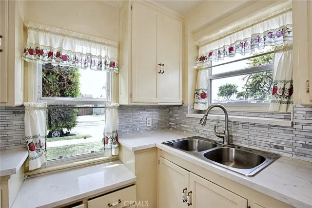 6453 Allston, Los Angeles, CA 90022