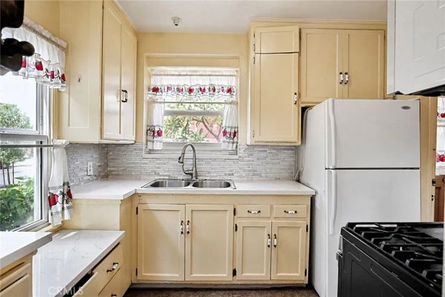 6453 Allston, Los Angeles, CA 90022