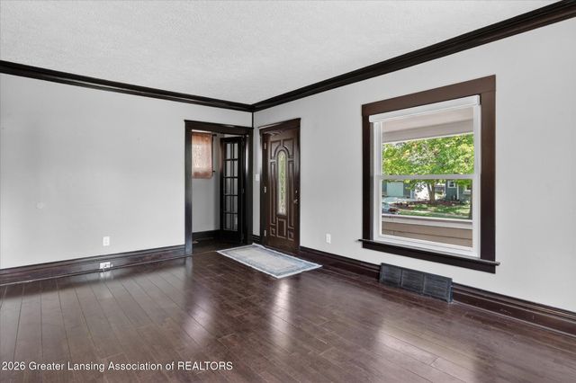 1728 Davis Avenue, Lansing, MI 48910