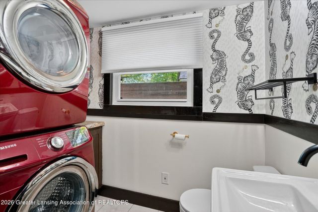 1728 Davis Avenue, Lansing, MI 48910