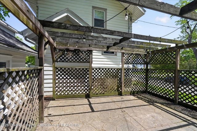 1728 Davis Avenue, Lansing, MI 48910