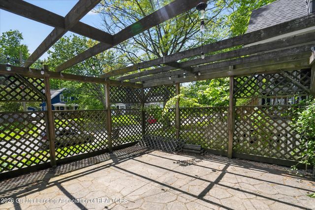 1728 Davis Avenue, Lansing, MI 48910