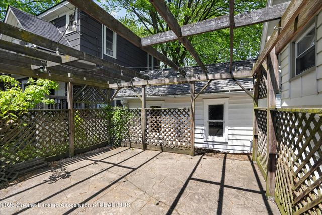 1728 Davis Avenue, Lansing, MI 48910