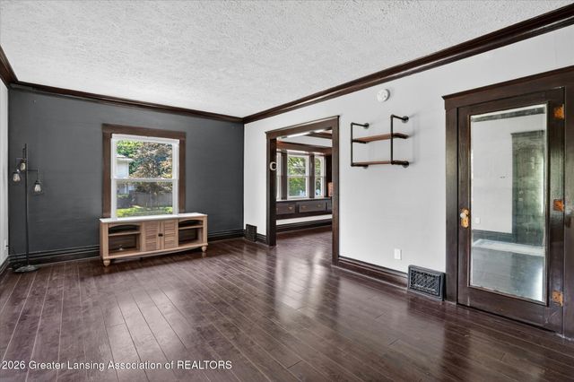 1728 Davis Avenue, Lansing, MI 48910