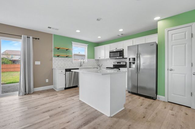 1415 Old Stone Rd, Lebanon, TN 37087