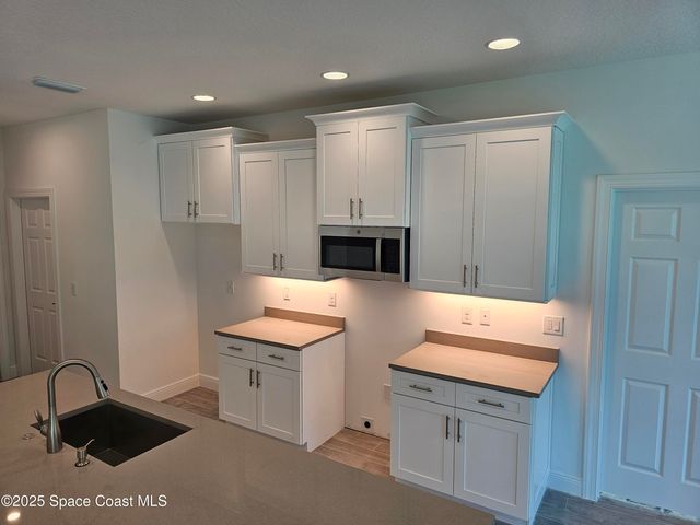 431 Falls Church Street SW, Palm Bay, FL 32908