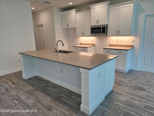 431 Falls Church Street SW, Palm Bay, FL 32908