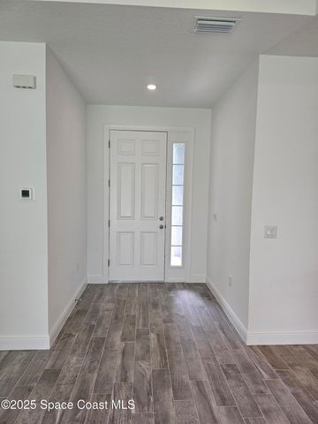 431 Falls Church Street SW, Palm Bay, FL 32908