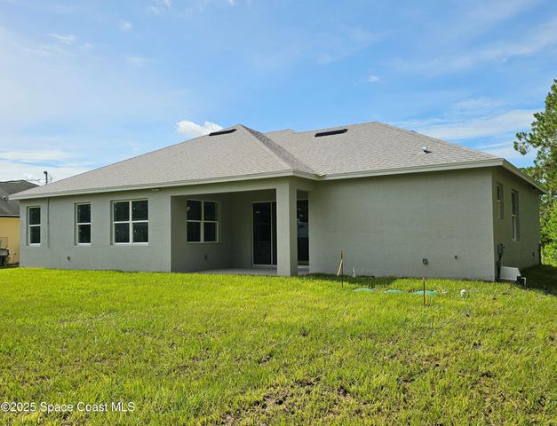 431 Falls Church Street SW, Palm Bay, FL 32908