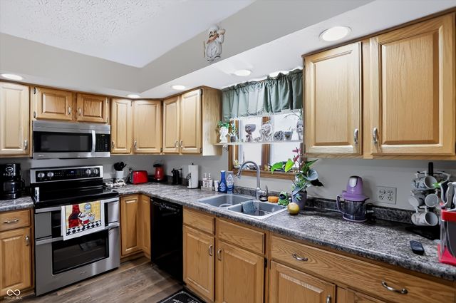 8044 S County Road 0, Clayton, IN 46118