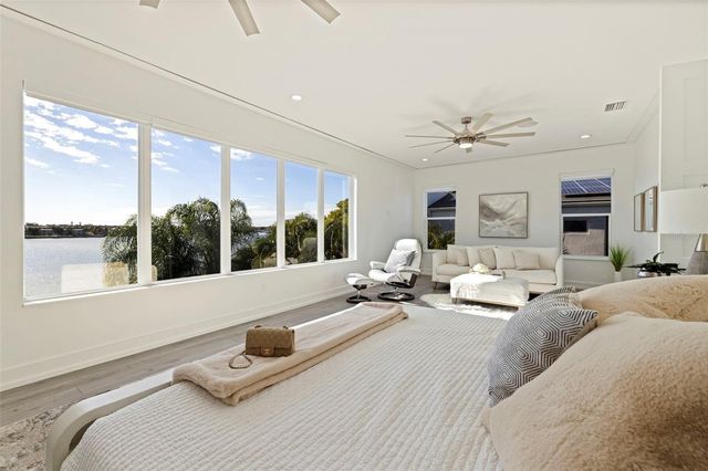 3830 SHORE ACRES BOULEVARD NE, St Petersburg, FL 33703