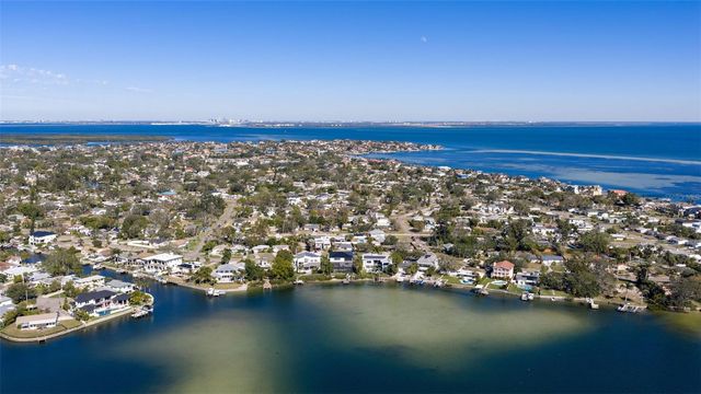 3830 SHORE ACRES BOULEVARD NE, St Petersburg, FL 33703