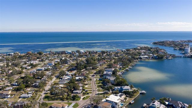 3830 SHORE ACRES BOULEVARD NE, St Petersburg, FL 33703