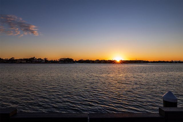 3830 SHORE ACRES BOULEVARD NE, St Petersburg, FL 33703