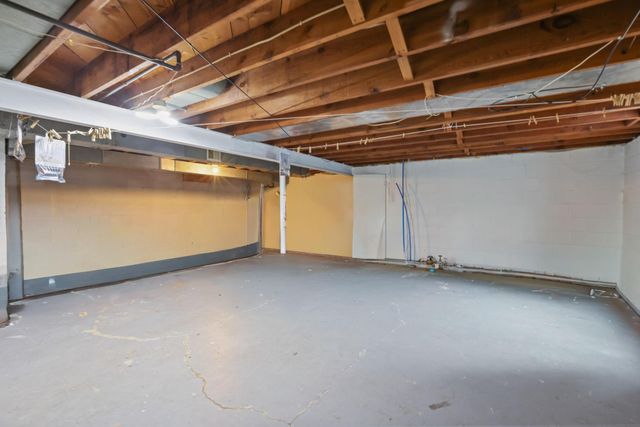 752 Orange Avenue E, Saint Paul, MN 55106