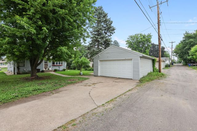 752 Orange Avenue E, Saint Paul, MN 55106