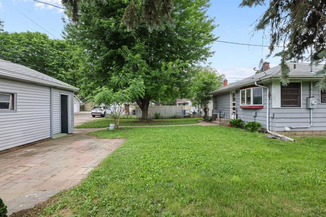 752 Orange Avenue E, Saint Paul, MN 55106