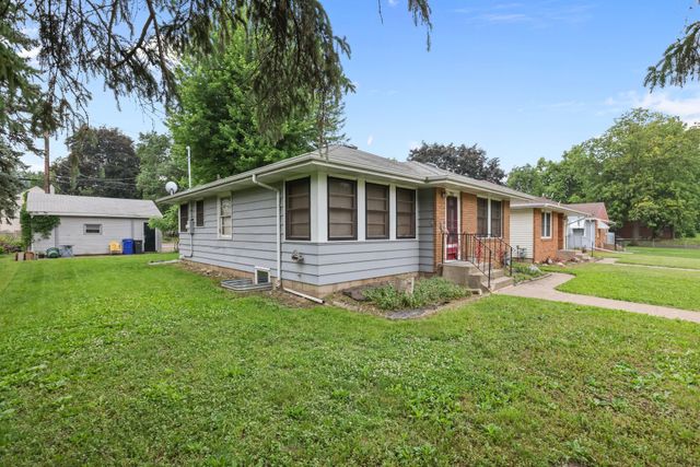 752 Orange Avenue E, Saint Paul, MN 55106