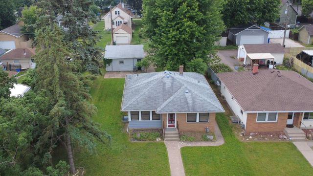 752 Orange Avenue E, Saint Paul, MN 55106