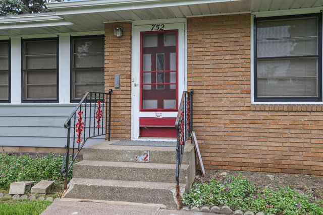 752 Orange Avenue E, Saint Paul, MN 55106