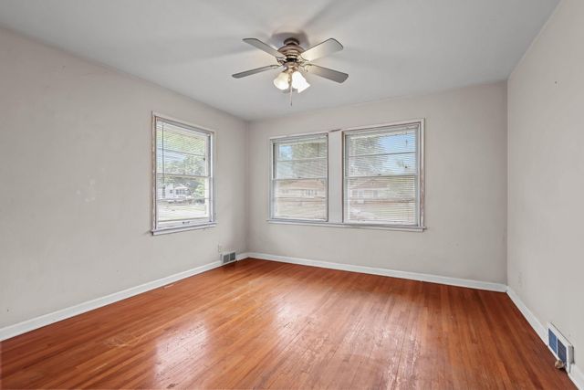 752 Orange Avenue E, Saint Paul, MN 55106