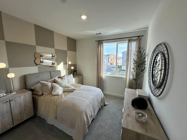 2186 Tributary Rd, Chula Vista, CA 91913