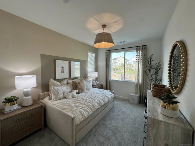 2186 Tributary Rd, Chula Vista, CA 91913