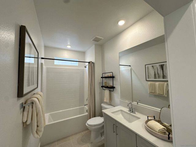 2186 Tributary Rd, Chula Vista, CA 91913