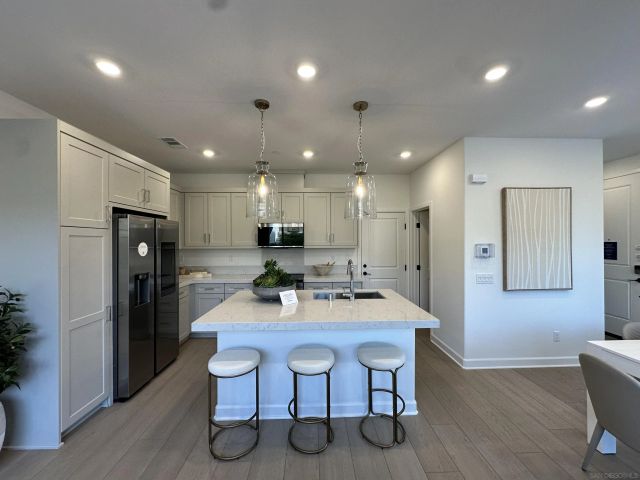 2186 Tributary Rd, Chula Vista, CA 91913