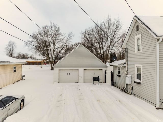 216 E Cedar Street, Albany, IN 47320