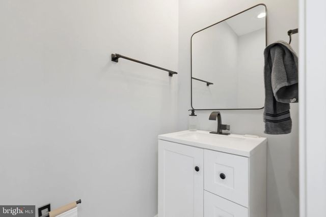 706 LONGFELLOW ST NW, Washington, DC 20011