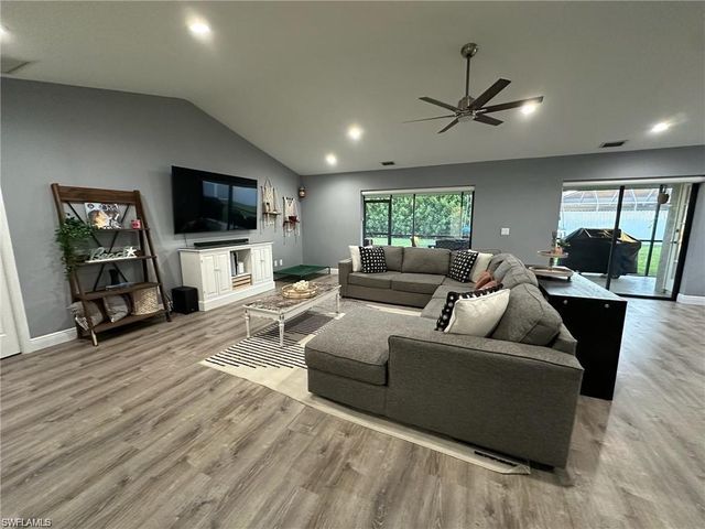 1714 SE 2nd ST, Cape Coral, FL 33990