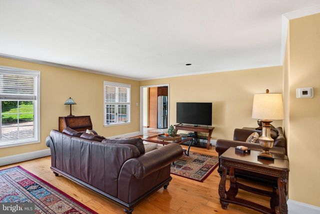 954 SAINT MATTHEWS RD, Chester Springs, PA 19425