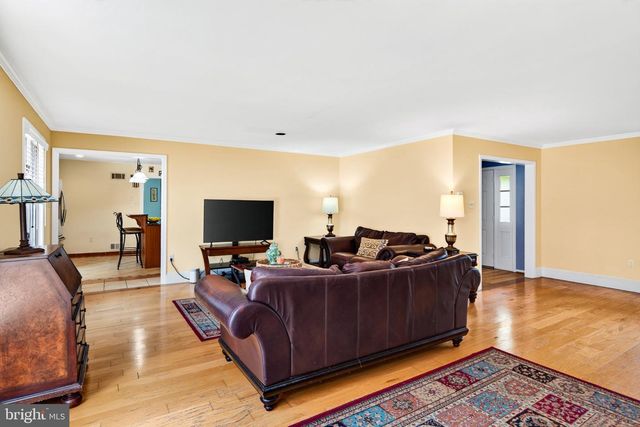 954 SAINT MATTHEWS RD, Chester Springs, PA 19425