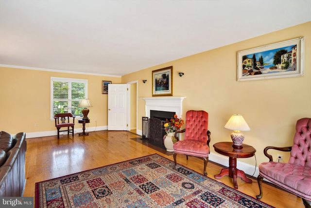 954 SAINT MATTHEWS RD, Chester Springs, PA 19425