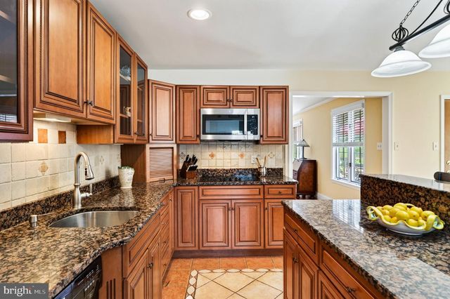 954 SAINT MATTHEWS RD, Chester Springs, PA 19425