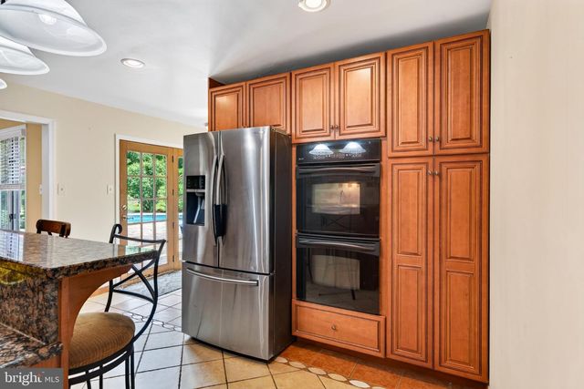 954 SAINT MATTHEWS RD, Chester Springs, PA 19425
