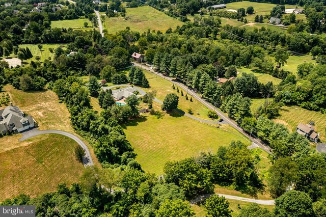 954 SAINT MATTHEWS RD, Chester Springs, PA 19425