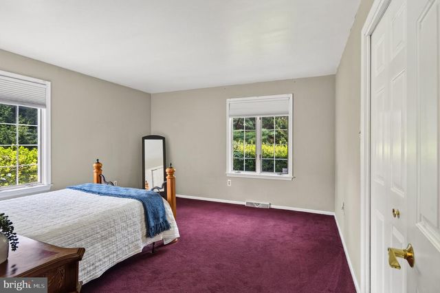 954 SAINT MATTHEWS RD, Chester Springs, PA 19425