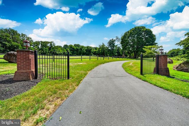954 SAINT MATTHEWS RD, Chester Springs, PA 19425