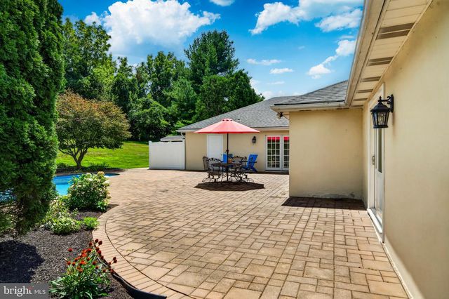 954 SAINT MATTHEWS RD, Chester Springs, PA 19425