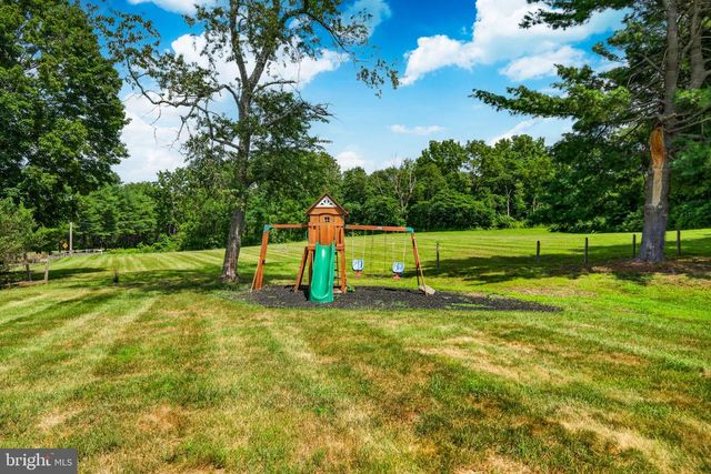 954 SAINT MATTHEWS RD, Chester Springs, PA 19425