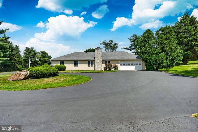 954 SAINT MATTHEWS RD, Chester Springs, PA 19425