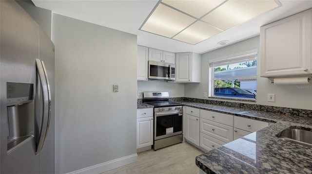 157 VISTA HERMOSA CIRCLE, Sarasota, FL 34242