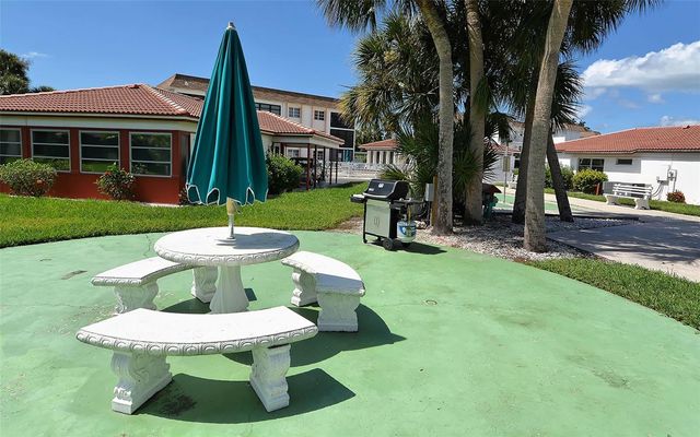157 VISTA HERMOSA CIRCLE, Sarasota, FL 34242