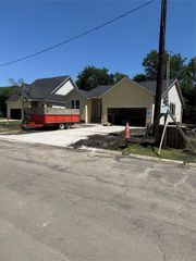110 Harvey Boulevard, Baytown, TX 77520