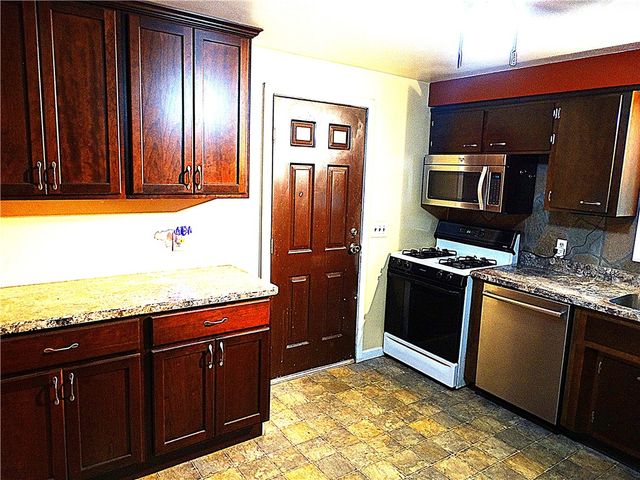 1315 Lehigh Station Road, Henrietta, NY 14467