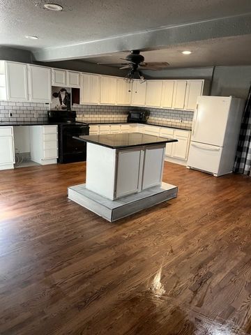 1008 N 1008 Avenue, Tulsa, OK 74110